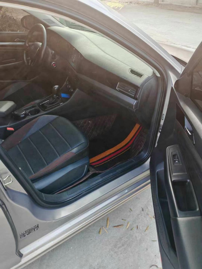 保定19年大众宝来7