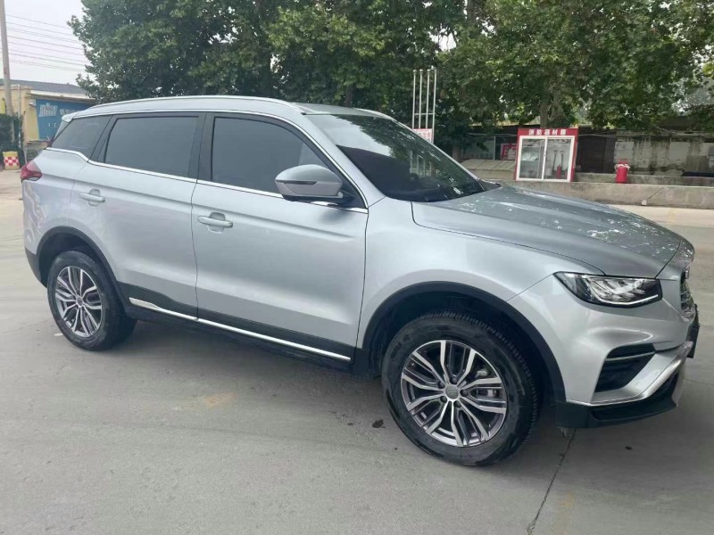 保定19年吉利博越2