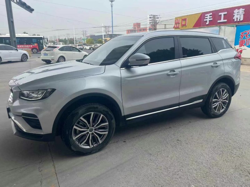 保定19年吉利博越3