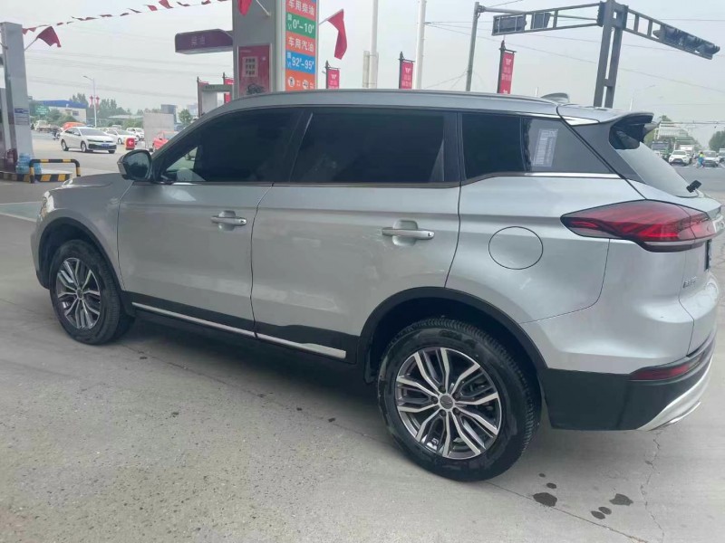 保定19年吉利博越4