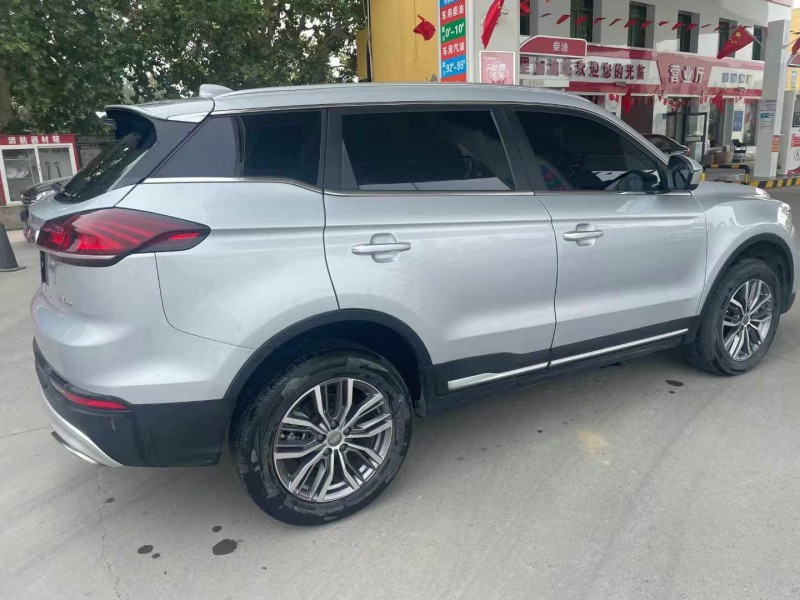 保定19年吉利博越5