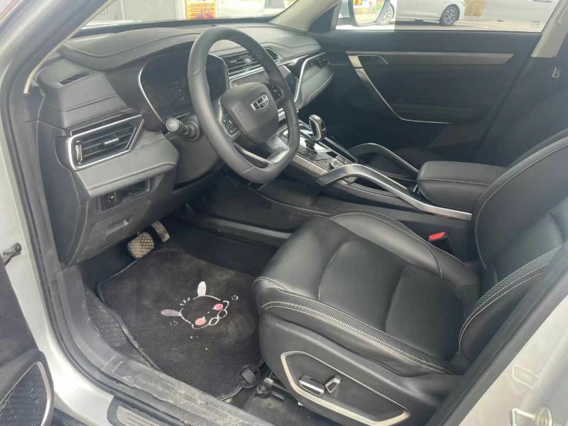 保定19年吉利博越6