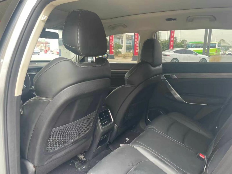 保定19年吉利博越8