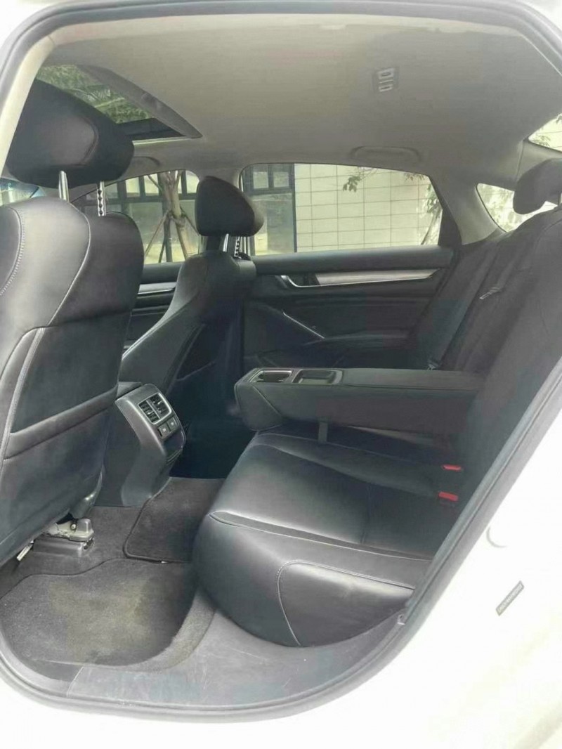 佛山22年本田雅阁8