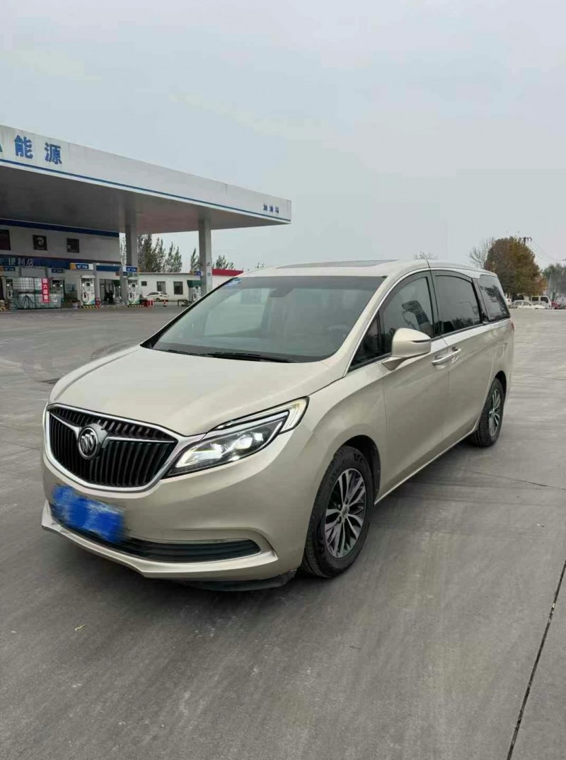 济宁17年别克GL83