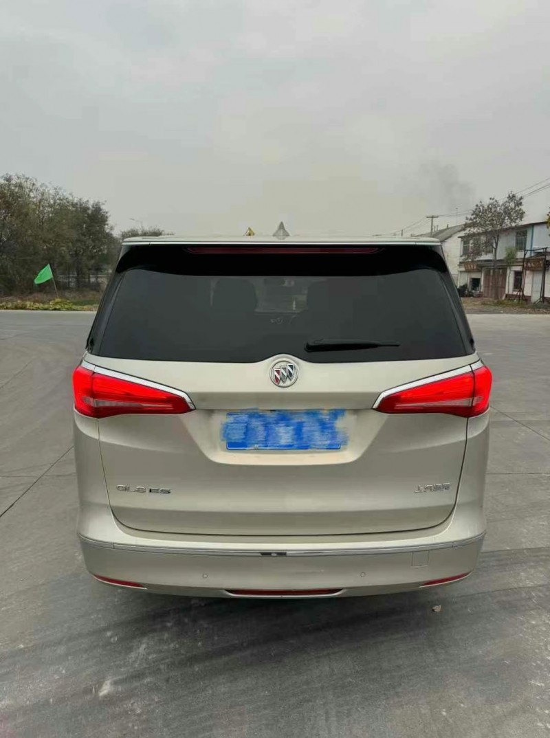 济宁17年别克GL85