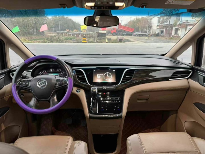 济宁17年别克GL87