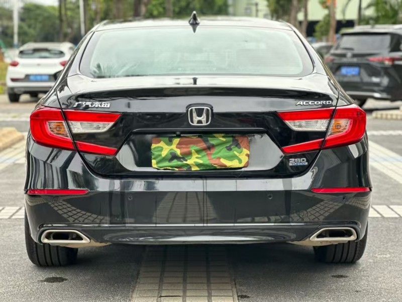 东莞19年本田雅阁8