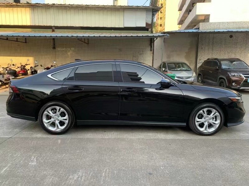 佛山23年本田雅阁2