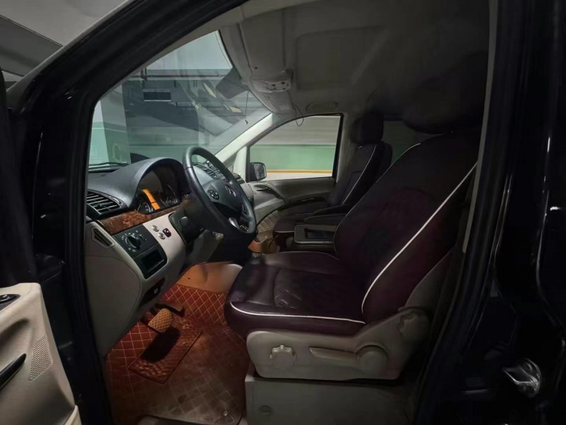 益阳17年奔驰唯雅诺2