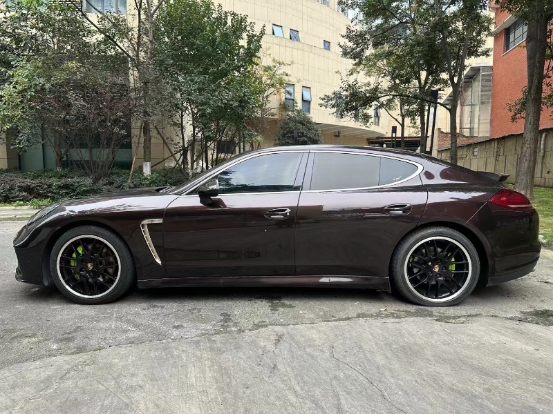 成都13年保时捷帕拉梅拉3