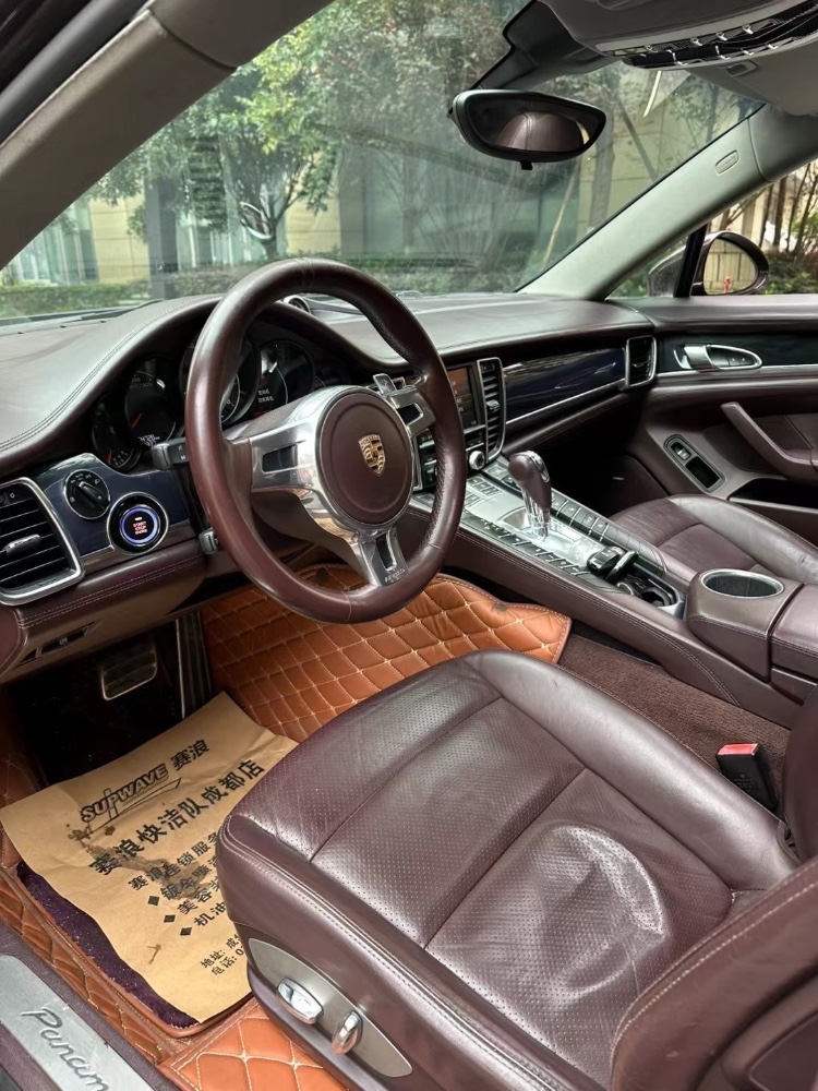 成都13年保时捷帕拉梅拉4