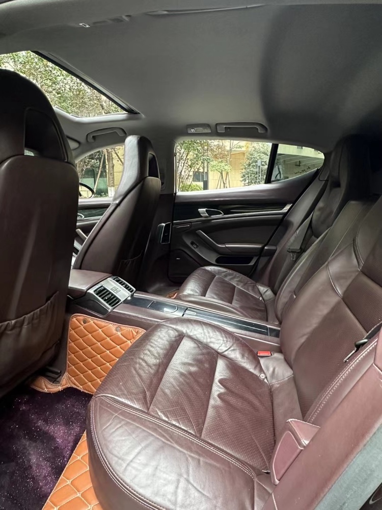 成都13年保时捷帕拉梅拉7