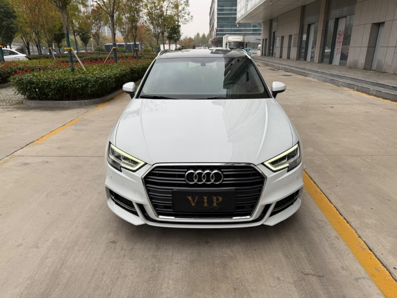 济宁18年奥迪A31