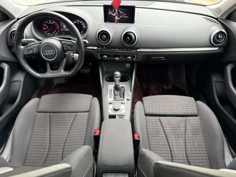 济宁18年奥迪A38