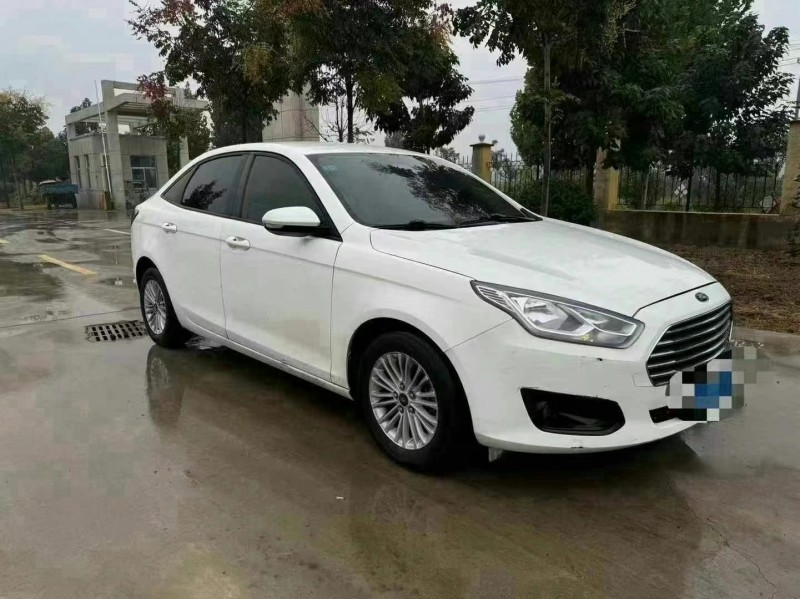 济宁16年福特福睿斯3