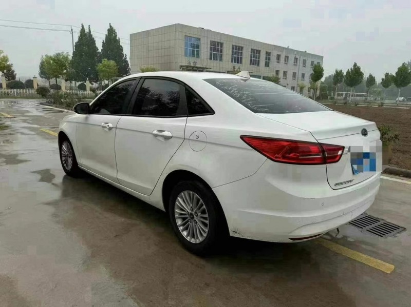 济宁16年福特福睿斯4