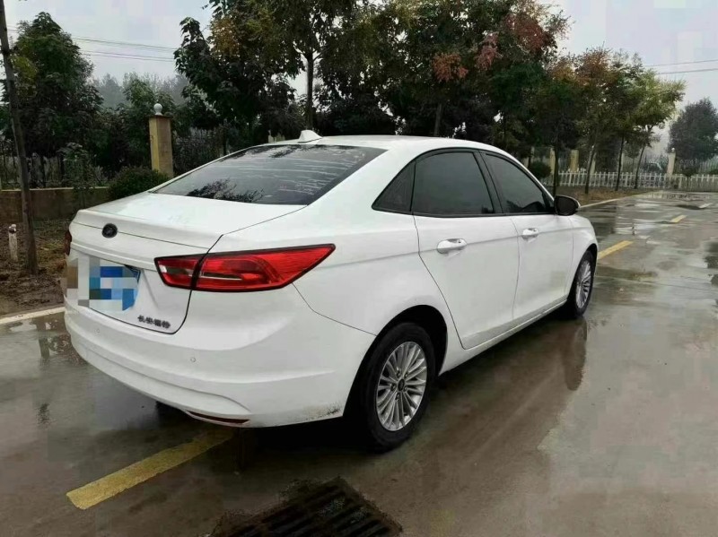 济宁16年福特福睿斯5