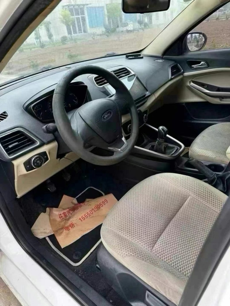 济宁16年福特福睿斯6