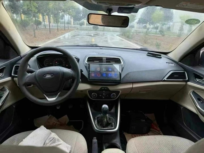 济宁16年福特福睿斯7