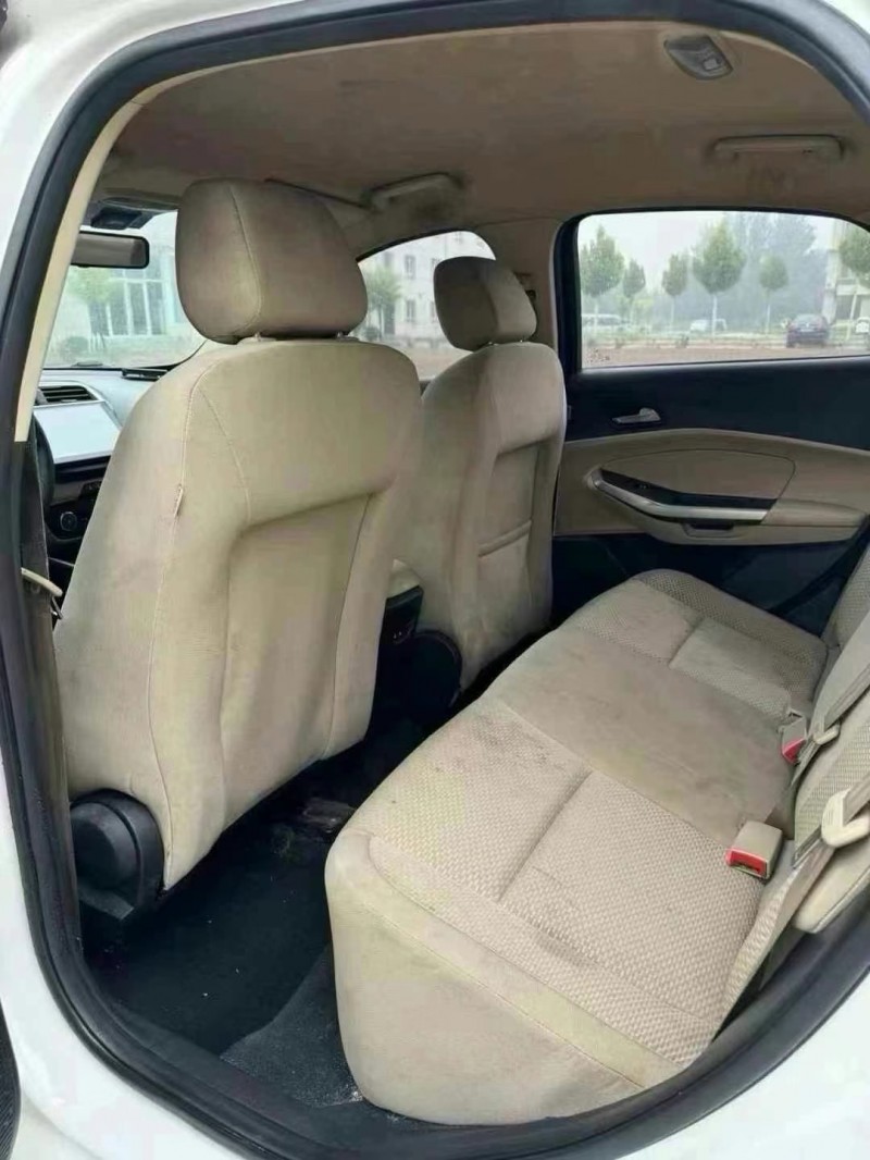 济宁16年福特福睿斯8