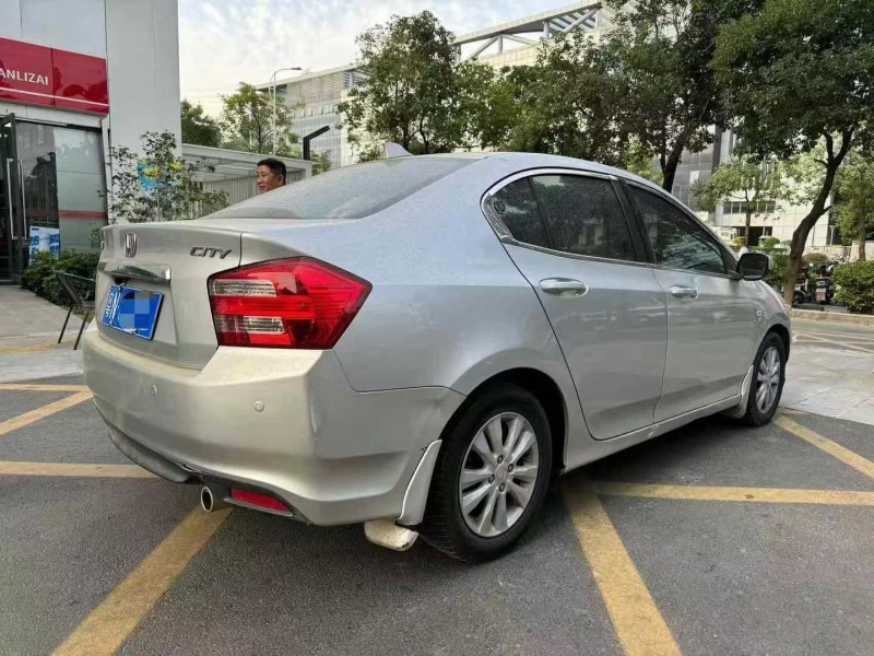 深圳13年本田锋范6