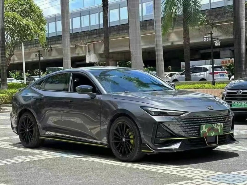 中山23年長安汽車UNI-V9