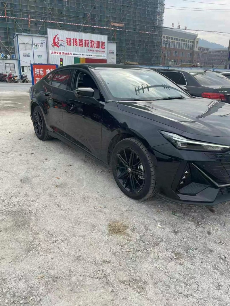 邵阳23年长安汽车UNI-V2