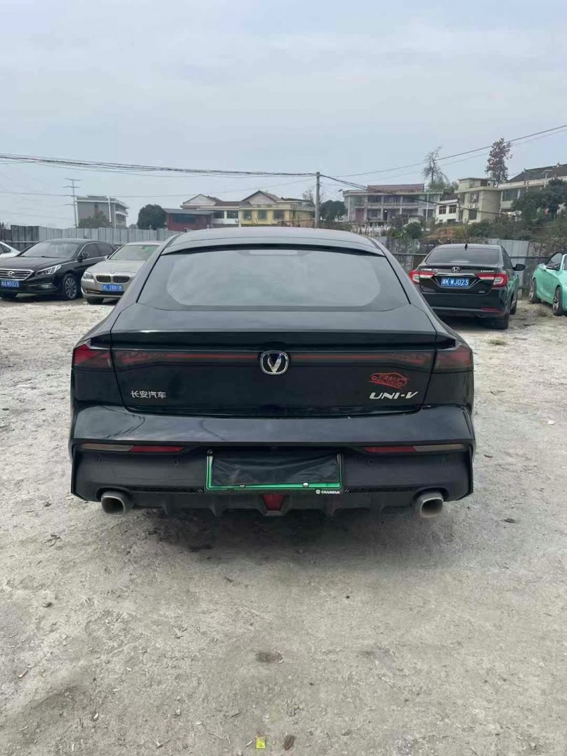 邵阳23年长安汽车UNI-V4