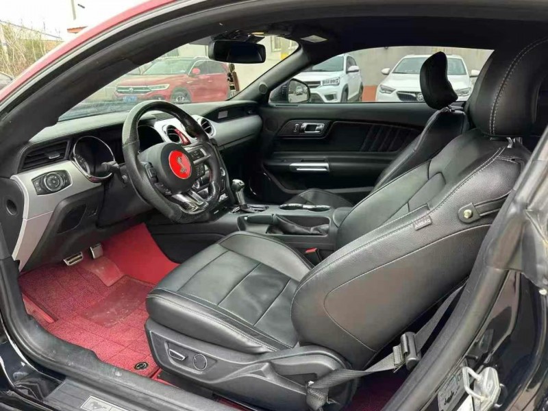 青岛17年福特野马4