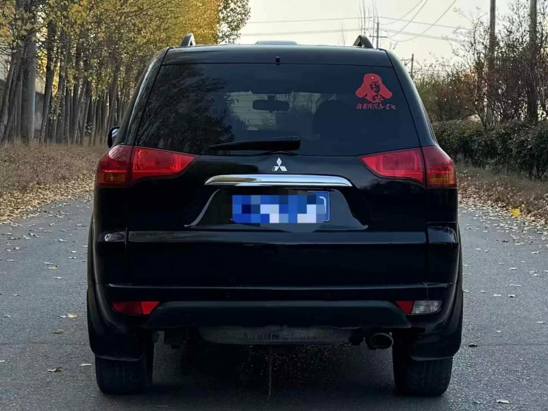 青岛15年三菱帕杰罗6