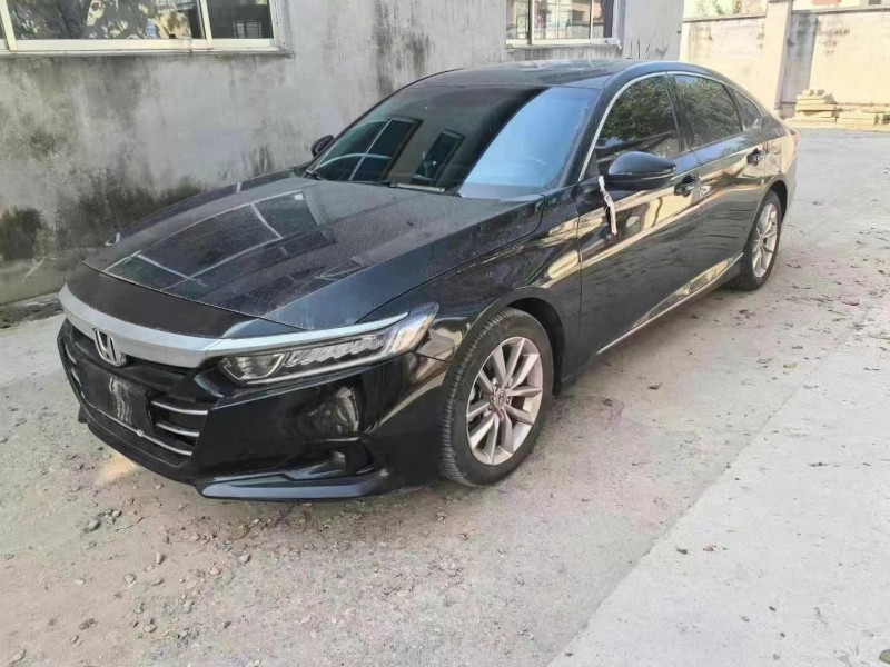 青岛22年本田雅阁3