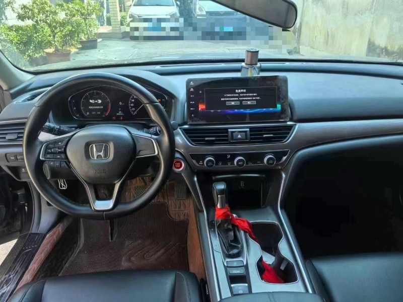青岛22年本田雅阁6