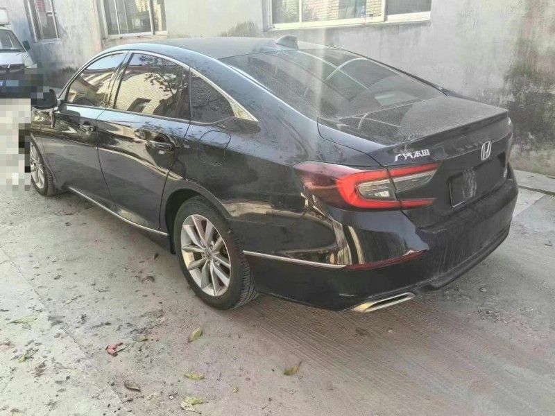 青岛22年本田雅阁8