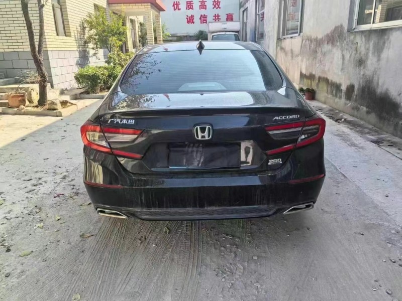 青岛22年本田雅阁9