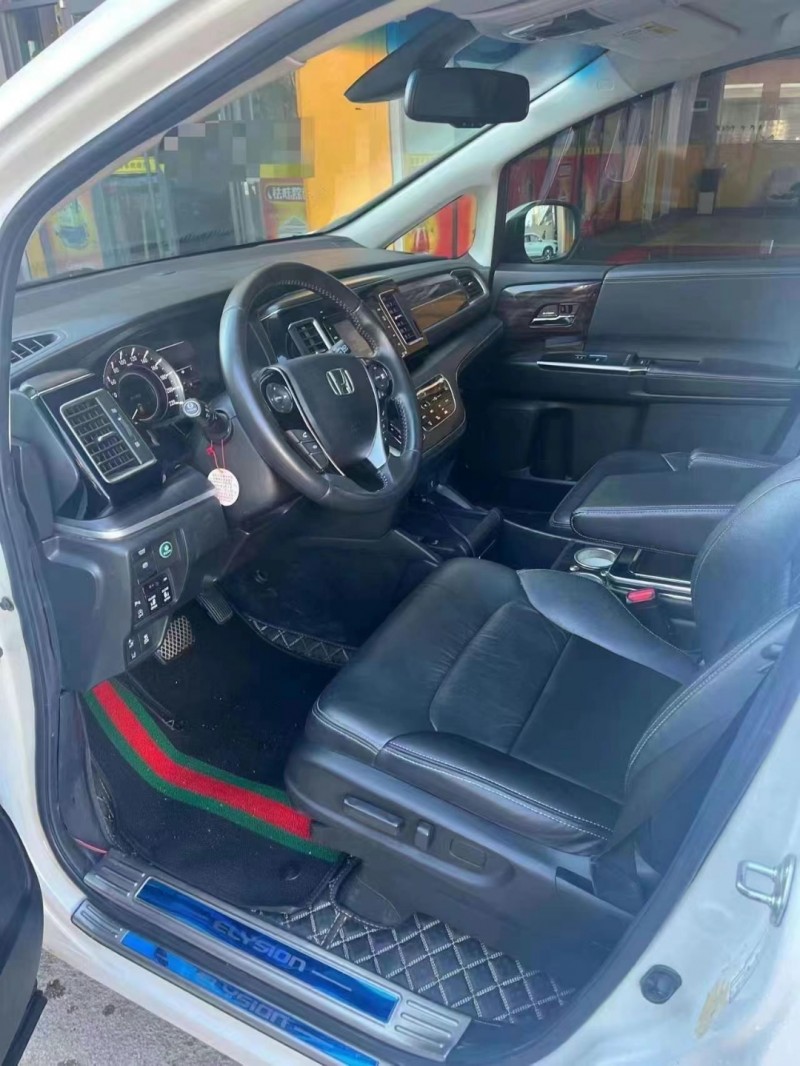 青岛19年本田艾力绅4