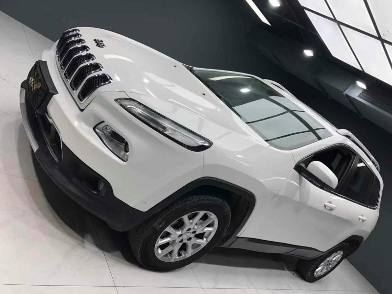 成都17年Jeep自由光3