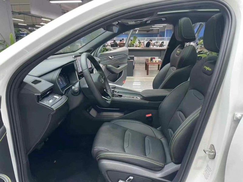 成都23年吉利星瑞3