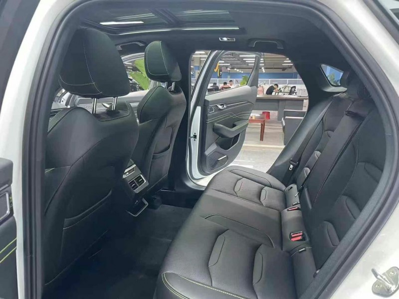 成都23年吉利星瑞4