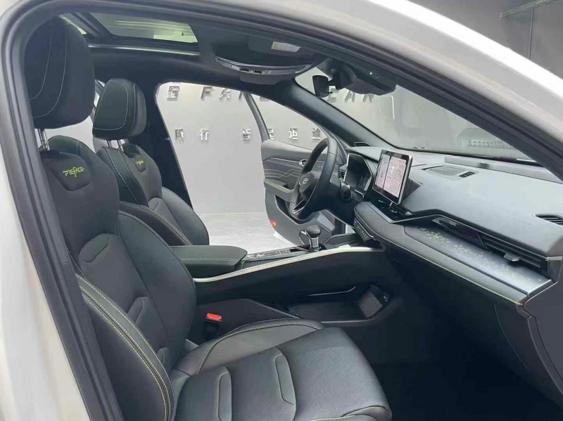 成都23年吉利星瑞7