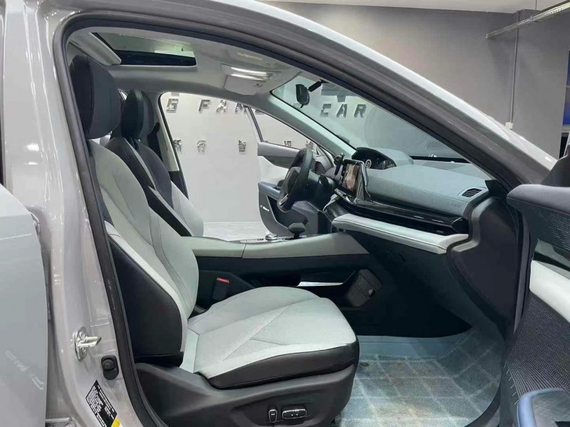 成都23年长安汽车UNI-V7