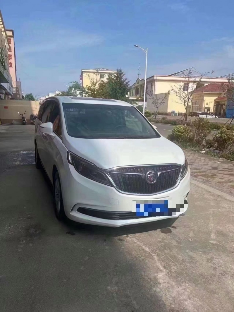 青岛18年别克GL82