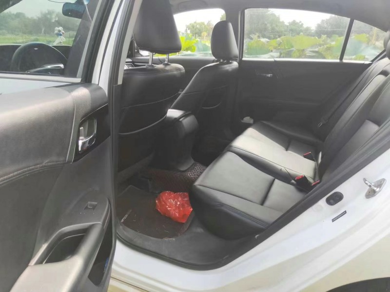 徐州17年本田雅阁3