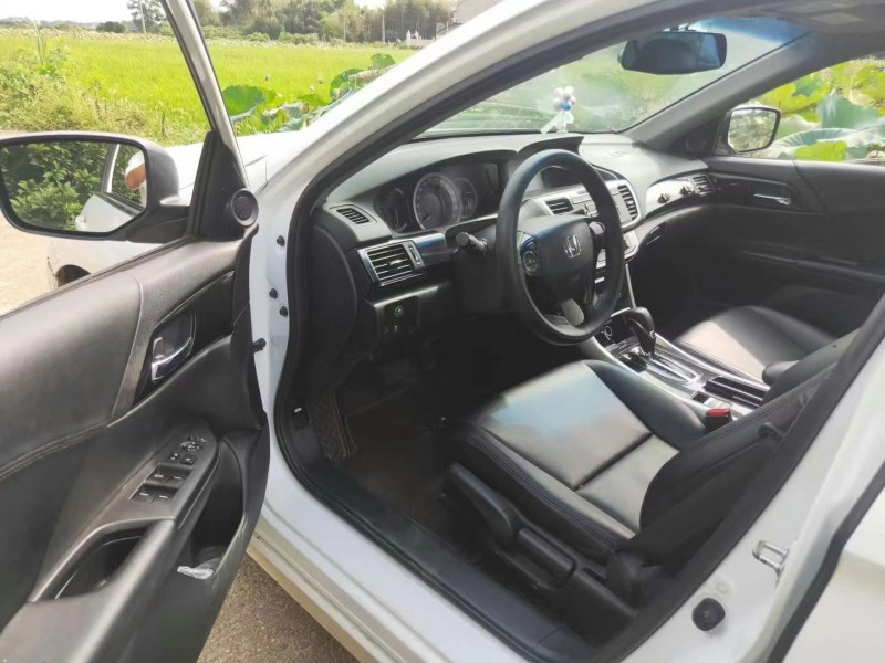 徐州17年本田雅阁5