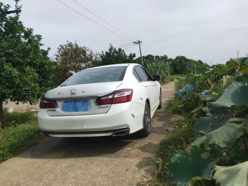 徐州17年本田雅阁6