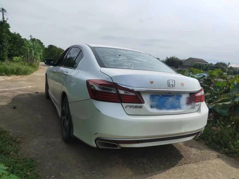 徐州17年本田雅阁7