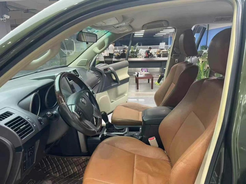 成都14年丰田普拉多3