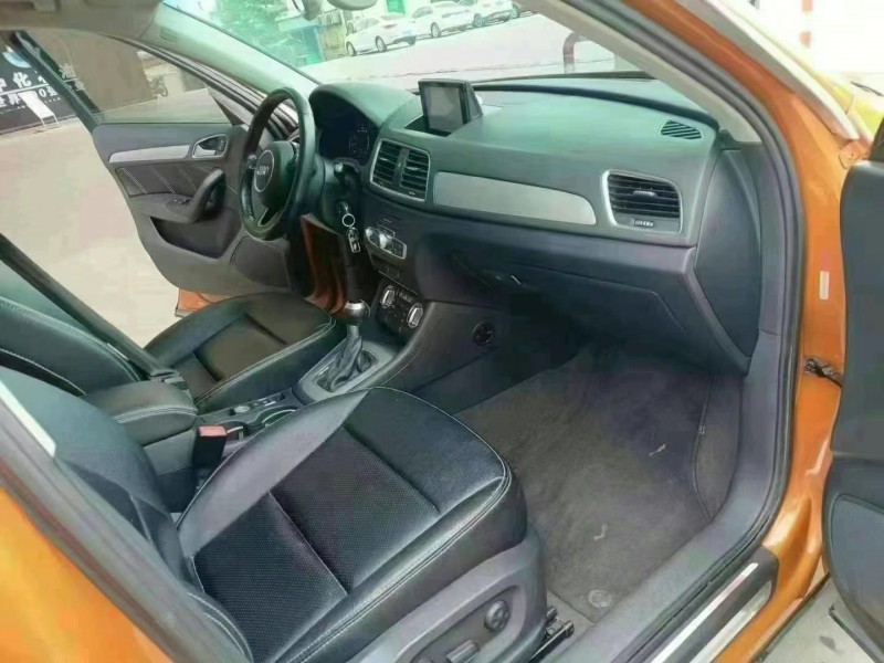 济宁16年奥迪Q34