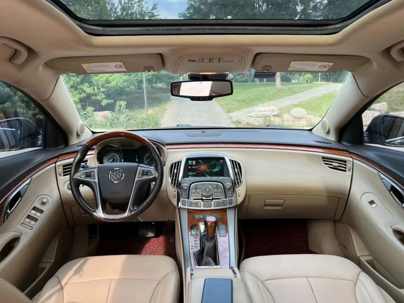 邢台13年别克君越7