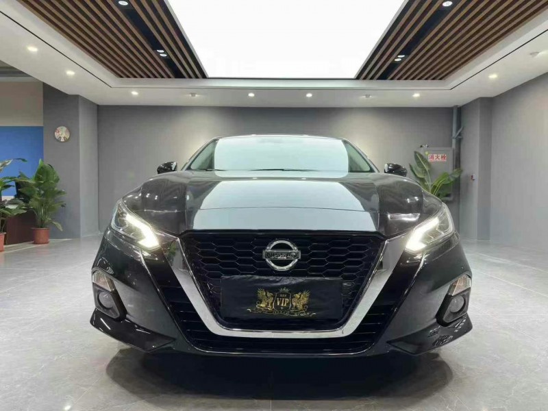 成都22年日产天籁1